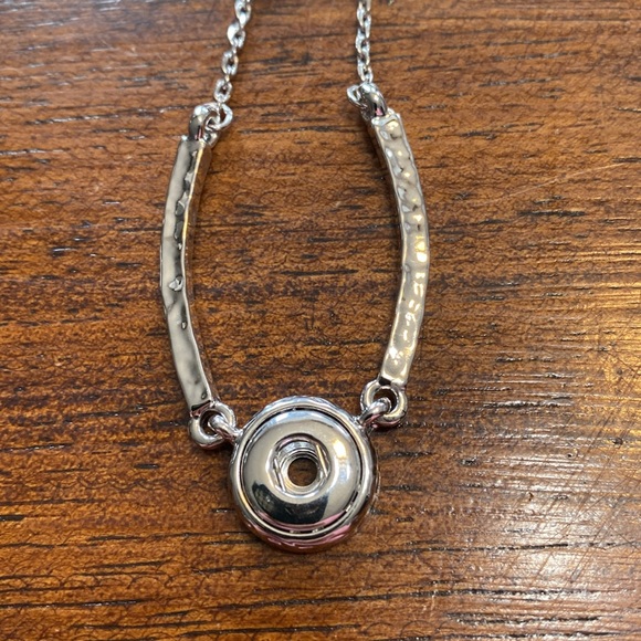 Magnolia and Vine Mini Unbridled hammered metal necklace, 17”, new, 1 mini snap - Picture 2 of 5